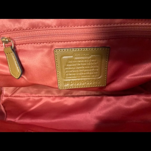 🐆Beautiful 3PC Coach Set 🐆 - Picture 13 of 17